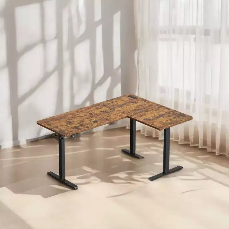 Scrivania, 160 x 120 cm. Scrivania ad angolo regolabile in altezza con prese di corrente e 2 pulsanti di memoria.